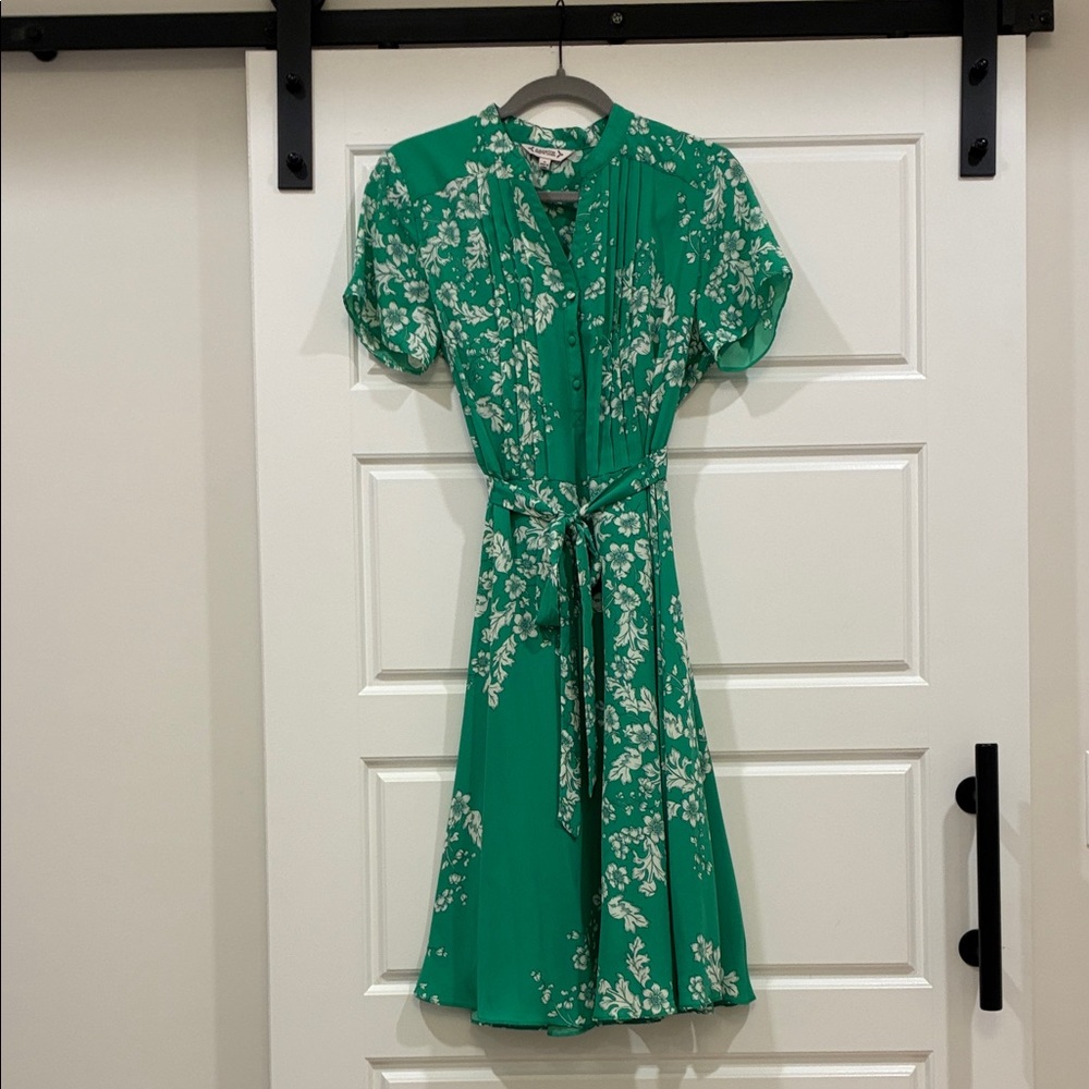 Nannette Pintuck Pleat Belted Green Floral Midi Dress